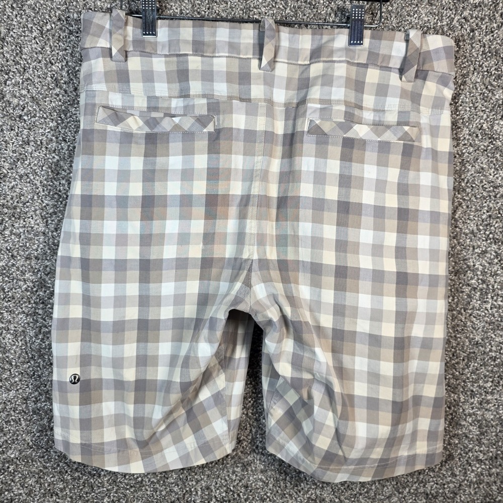 Lululemon Commission Men Sz 36 GRAY BEIGE plaid shorts 10.5" - Picture 2 of 8